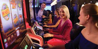 Tampilan pertandingan Free Fire World Series di platform slot 108 dengan odds real-time dan pilihan pasar